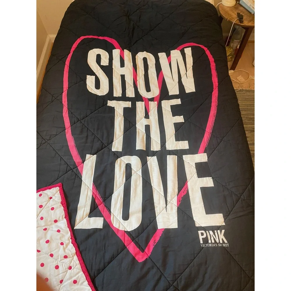 PINK VS Twin XL Vintage Show The Love Dorm Comforter/Quilt/Bedspread